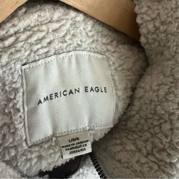 American Eagle Off-White Sherpa - Picture 3 of 7
